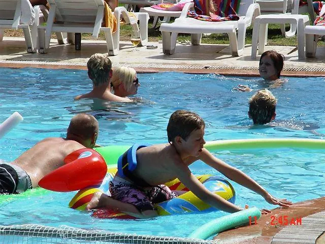 Privato Hotel Çeşme 0*,